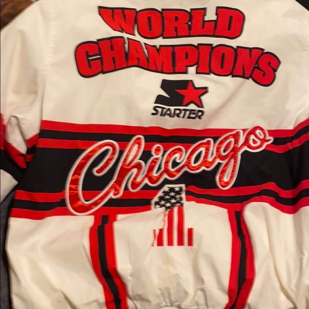 Chicago Bulls WORLD CHAMPION STARTER JACKER